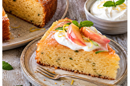 Gâteau nuage au yaourt citron et pêche